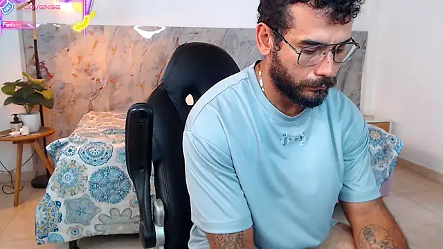 Snapshot of hanz_col chatting on 01-09-26, 02:42 hanz col online show from 01-09-26, 02:42