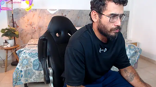 Snapshot of hanz_col chatting on 01-10-26, 04:47 hanz col online show from 01-10-26, 04:47