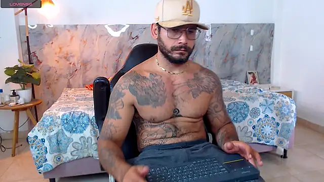 Snapshot of hanz_col chatting on 01-15-26, 03:27 hanz col online show from 01-15-26, 03:27