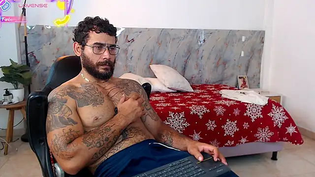 Snapshot of hanz_col chatting on 02-02-26, 01:32 hanz col online show from 02-02-26, 01:32