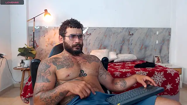 Snapshot of hanz_col chatting on 02-10-26, 11:53 hanz col online show from 02-10-26, 11:53