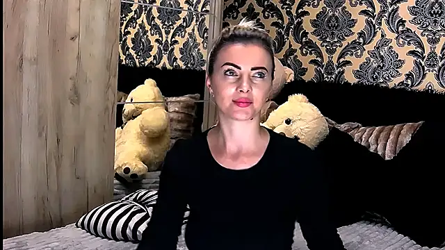 Snapshot of Aly_girl1 chatting on 01-10-25, 06:17 Aly girl1 online show from 01-10-25, 06:17