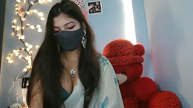 Reena Singh53 online show from 10-05-25, 11:41