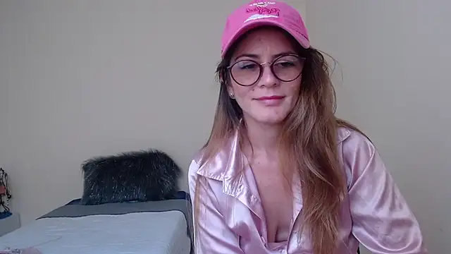 Snapshot of Hanny_24 chatting on 01-10-25, 09:13 Hanny 24 online show from 01-10-25, 09:13