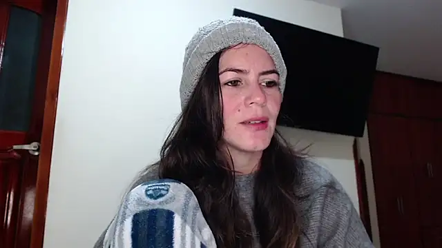 Snapshot of Hanny_24 chatting on 06-19-26, 10:30 Hanny 24 online show from 06-19-26, 10:30