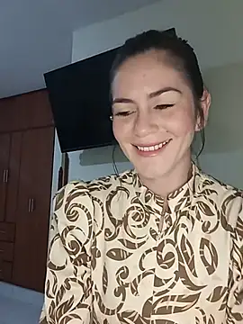 Snapshot of Hanny_24 chatting on 07-11-26, 11:28 Hanny 24 online show from 07-11-26, 11:28