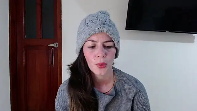 Snapshot of Hanny_24 chatting on 07-14-26, 12:11 Hanny 24 online show from 07-14-26, 12:11