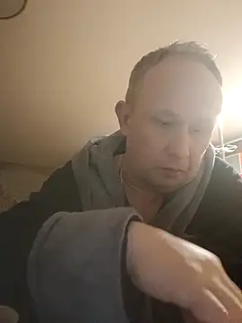 Snapshot of X46x chatting on 10-13-25, 04:01 X46x online show from 10-13-25, 04:01