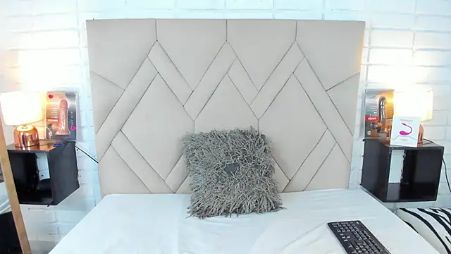 Isis Osman online show from 01-26-25, 01:47