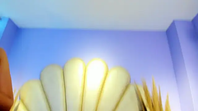 Isis Osman online show from 04-23-26, 07:49