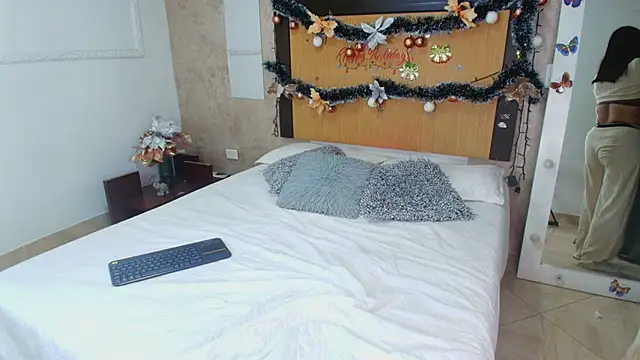 mialopez52 online show from 12-13-25, 10:59