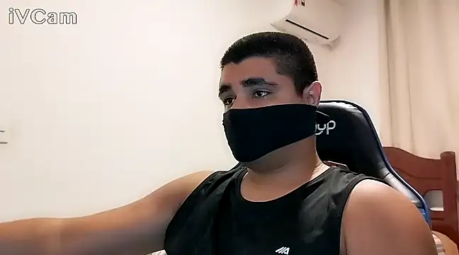 Snapshot of LeoPutaria chatting on 12-29-24, 07:43 LeoPutaria online show from 12-29-24, 07:43