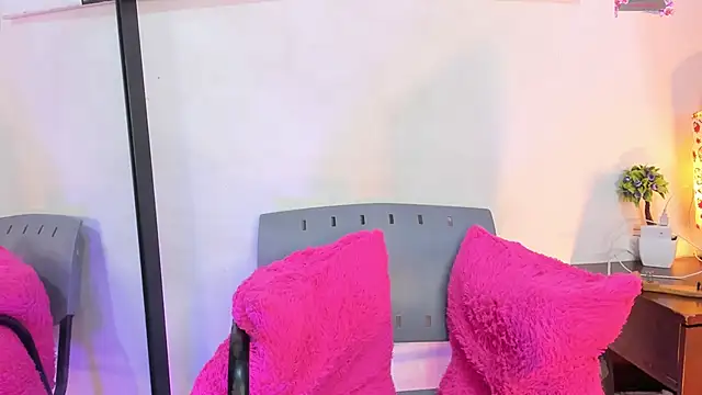Snapshot of Monica_lopez chatting on 12-14-24, 07:46 Monica lopez online show from 12-14-24, 07:46
