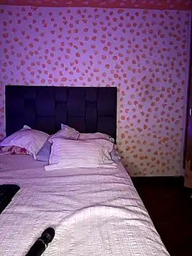 Snapshot of __elissa chatting on 01-08-26, 03:20 elissa online show from 01-08-26, 03:20