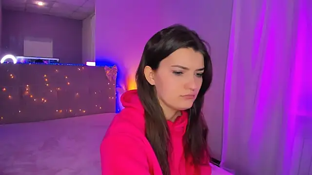 Laura Leee online show from 04-11-26, 07:45