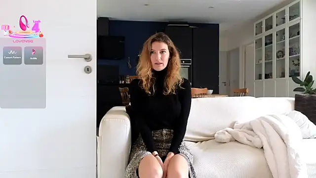 Snapshot of Luxymin34 chatting on 02-21-25, 01:33 Luxymin34 online show from 02-21-25, 01:33