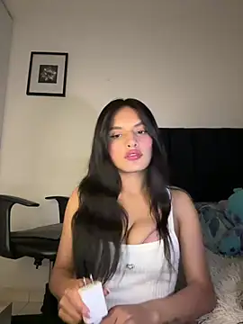 Dulceeany online show from 07-14-26, 01:52