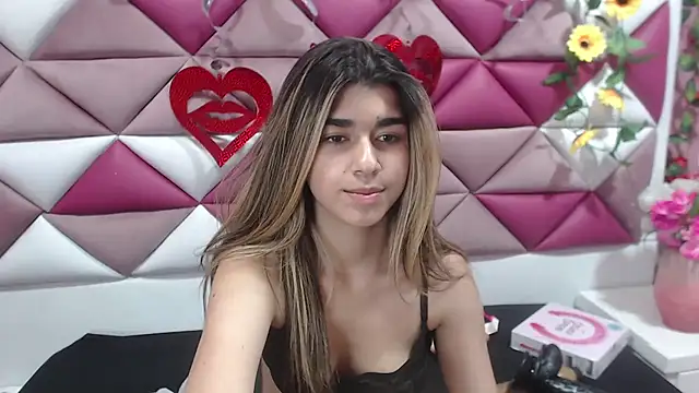 Snapshot of NahomiConnor_ chatting on 02-13-25, 10:22 NahomiConnor online show from 02-13-25, 10:22