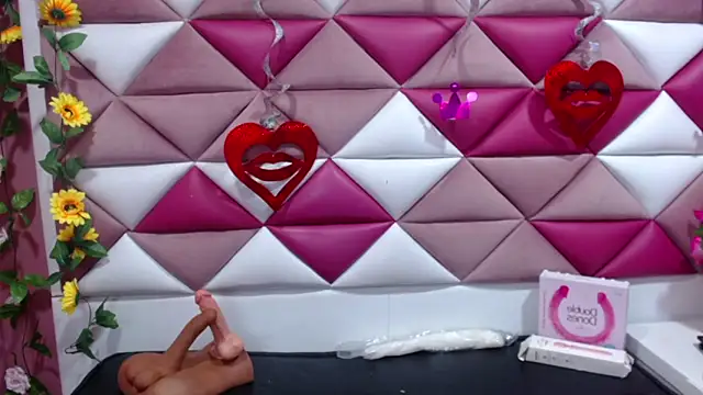 Snapshot of NahomiConnor_ chatting on 03-21-25, 04:40 NahomiConnor online show from 03-21-25, 04:40