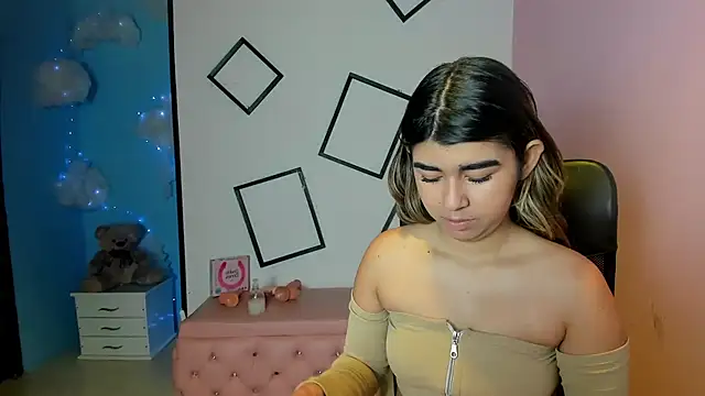 Snapshot of NahomiConnor_ chatting on 09-23-25, 01:36 NahomiConnor online show from 09-23-25, 01:36