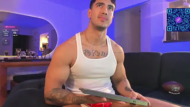 Snapshot of JACOB_MARTINS chatting on 12-10-24, 04:24 JACOB MARTINS online show from 12-10-24, 04:24