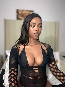 Snapshot of BhadBhad_Kitty chatting on 10-04-25, 07:01 BhadBhad Kitty online show from 10-04-25, 07:01