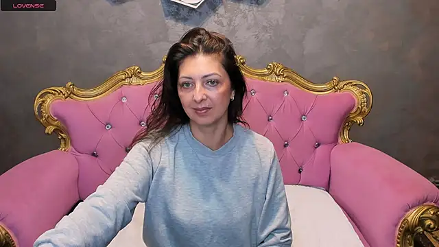 DivinSandra online show from 05-05-26, 06:10