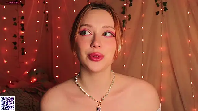 Snapshot of YourSkyAni chatting on 12-19-25, 01:40 YourSkyAni online show from 12-19-25, 01:40