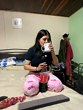 Snapshot of emiliaharper408 chatting on 12-03-24, 05:42 emiliaharper408 online show from 12-03-24, 05:42