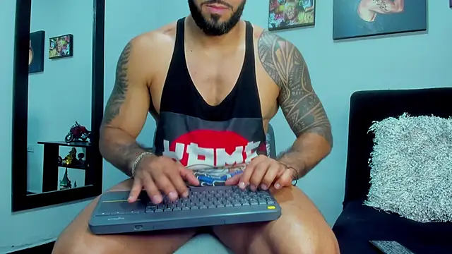 Snapshot of SamirHazard97 chatting on 02-11-25, 04:55 SamirHazard97 online show from 02-11-25, 04:55