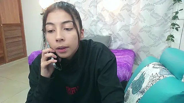 Mya paris online show from 12-23-24, 11:39