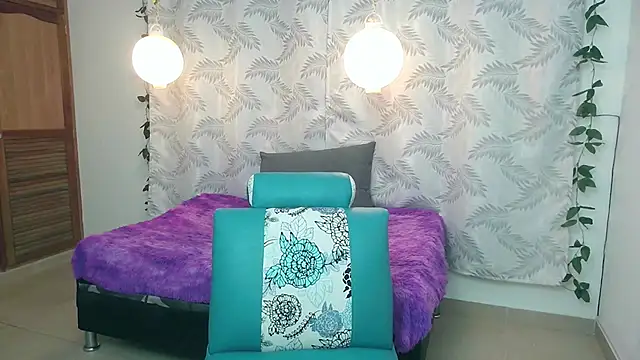 Mya paris online show from 01-25-25, 05:07