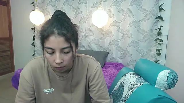 Mya paris online show from 01-30-25, 01:33