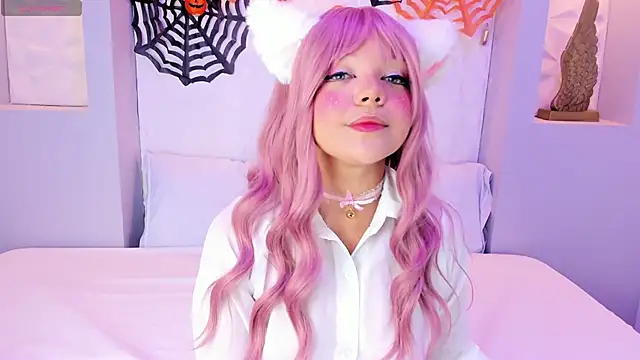 EmilyRouss  online show from 10-17-25, 07:16