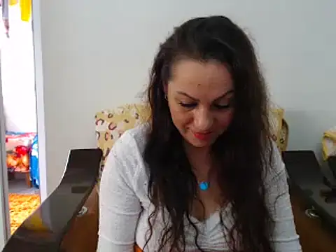 Snapshot of MissElla chatting on 03-03-25, 06:37 MissElla online show from 03-03-25, 06:37