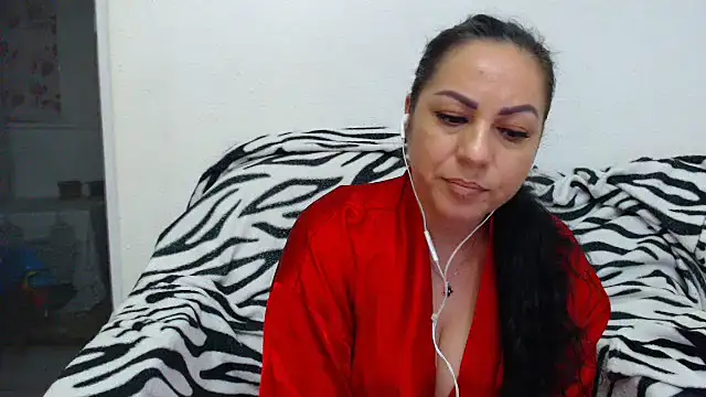 Snapshot of MissElla chatting on 05-22-26, 10:15 MissElla online show from 05-22-26, 10:15