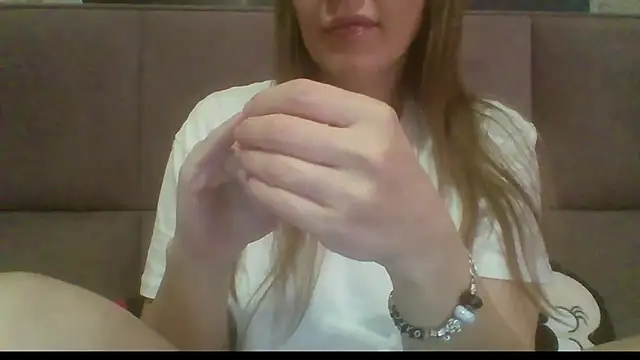 Sladkiegubki online show from 11-17-25, 07:03