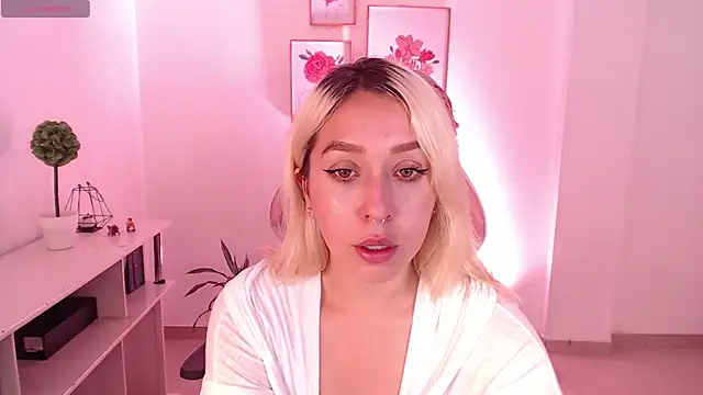 Snapshot of Dahlia__espresso chatting on 01-23-25, 05:42 Dahlia espresso online show from 01-23-25, 05:42