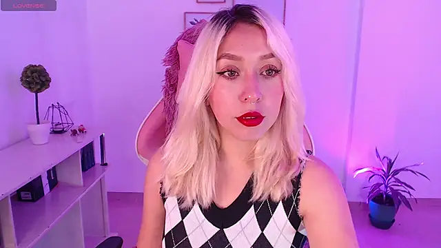 Snapshot of Dahlia__espresso chatting on 01-31-25, 04:38 Dahlia espresso online show from 01-31-25, 04:38