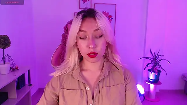 Snapshot of Dahlia__espresso chatting on 02-05-25, 06:04 Dahlia espresso online show from 02-05-25, 06:04