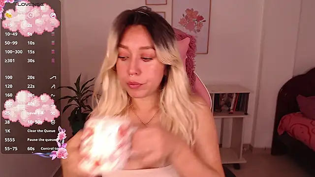 Snapshot of Dahlia__espresso chatting on 09-22-25, 06:54 Dahlia espresso online show from 09-22-25, 06:54