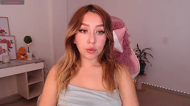 Snapshot of Dahlia__espresso chatting on 11-11-25, 06:19 Dahlia espresso online show from 11-11-25, 06:19