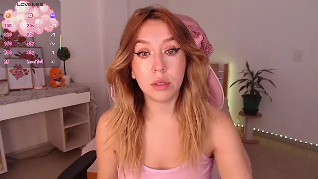 Snapshot of Dahlia__espresso chatting on 11-21-25, 07:12 Dahlia espresso online show from 11-21-25, 07:12