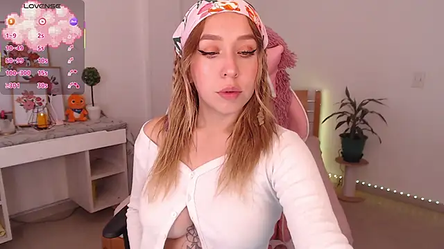 Snapshot of Dahlia__espresso chatting on 11-25-25, 06:41 Dahlia espresso online show from 11-25-25, 06:41