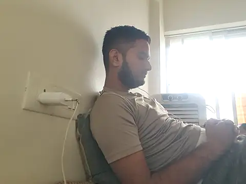 Jonrobinso online show from 06-23-26, 04:54