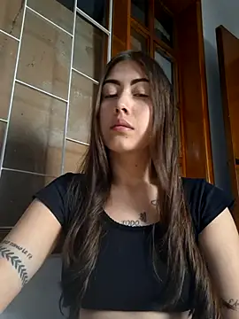 Snapshot of Maralains chatting on 03-21-25, 12:07 Maralains online show from 03-21-25, 12:07