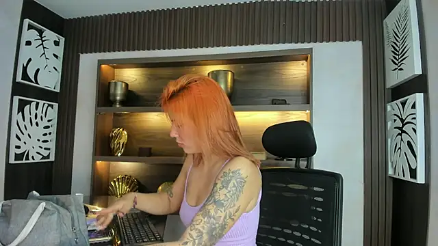 MelaniieRoux online show from 04-24-26, 07:49