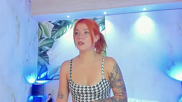 MelaniieRoux online show from 04-25-26, 07:44