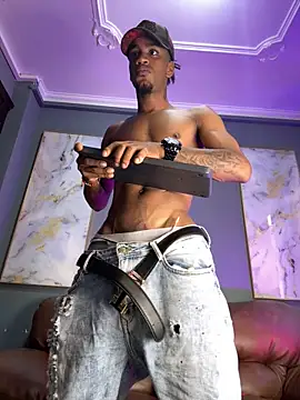 AaronCruz  online show from 01-17-25, 08:33