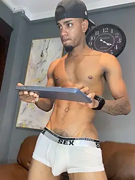 AaronCruz  online show from 01-27-25, 07:24